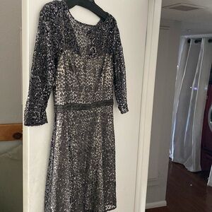 Stunning K Unger size 8 sequin dress fully lined